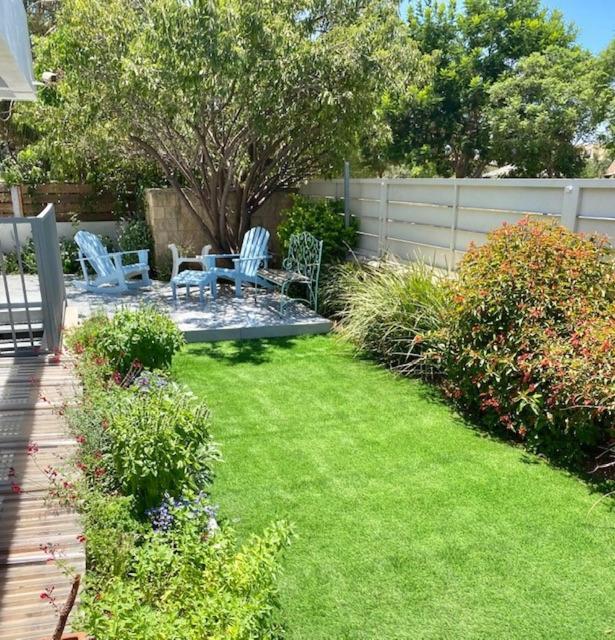 אירוח השקד - 10דק' משדה התעופה Appartement Giv'at Koach Buitenkant foto
